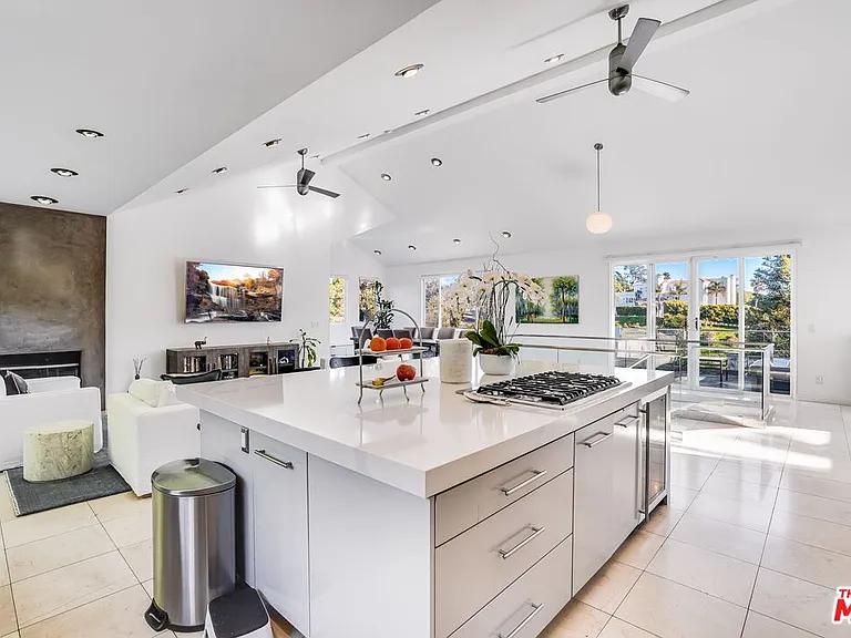 28927 W Beach Ln — Photo 10