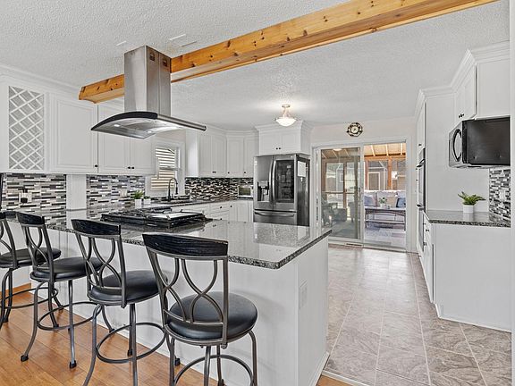 3rd image of 2476 Ridge Ln