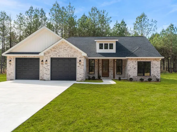 585 J C Burt Rd, Hattiesburg, MS 39401