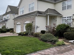 14 Frost Ln, East Windsor, NJ 08520