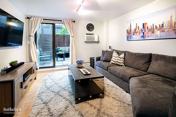 Sold by Sotheby's International Realty | media 2