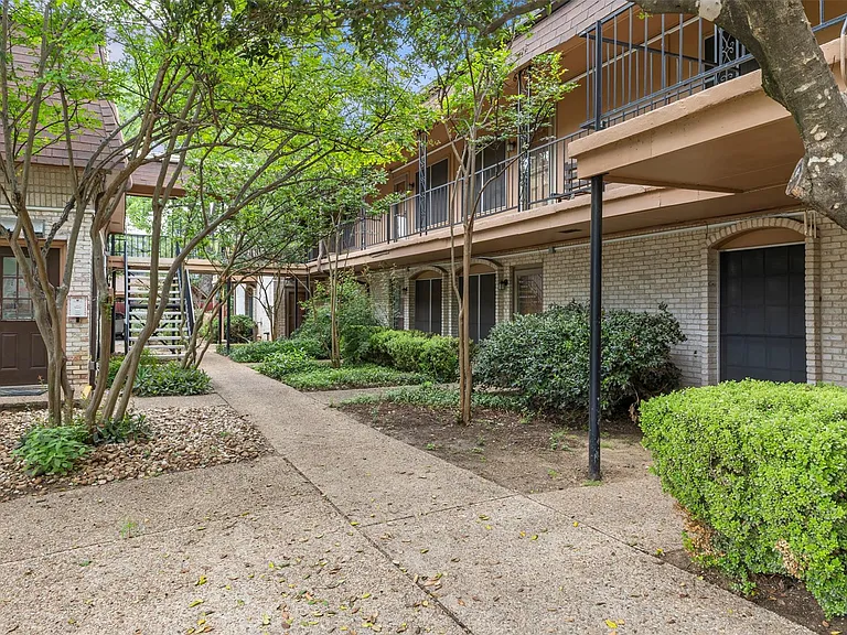 7801 Shoal Creek Blvd #153 — Photo 20