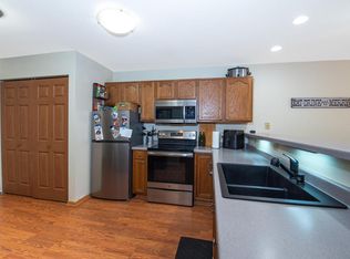 6080 S Crosswinds Dr UNIT 3, Cudahy, WI 53110