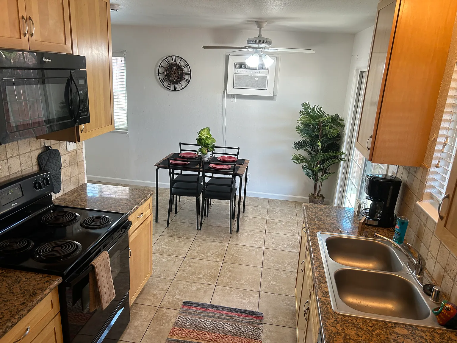 2 bed, 1200 sqft, $1,875 — Photo 4
