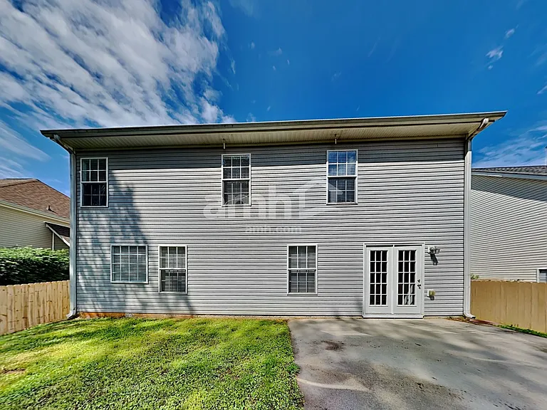 208 Mackenzie Ct — Photo 21