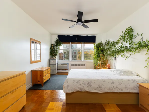 495 East 7th Street image 9 of 14