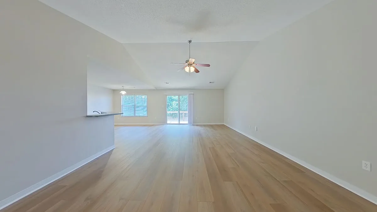 160 Conquest Avenue — Photo 4