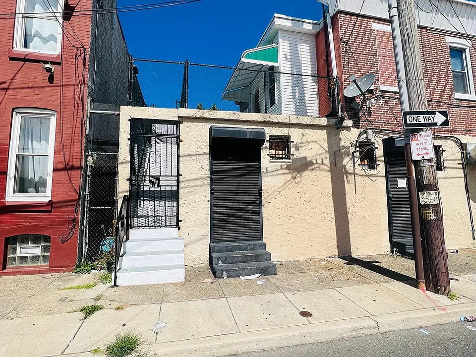 2084 E Allegheny Ave #2