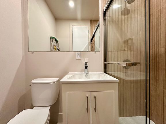 5th image of 376 Menahan St #2FA