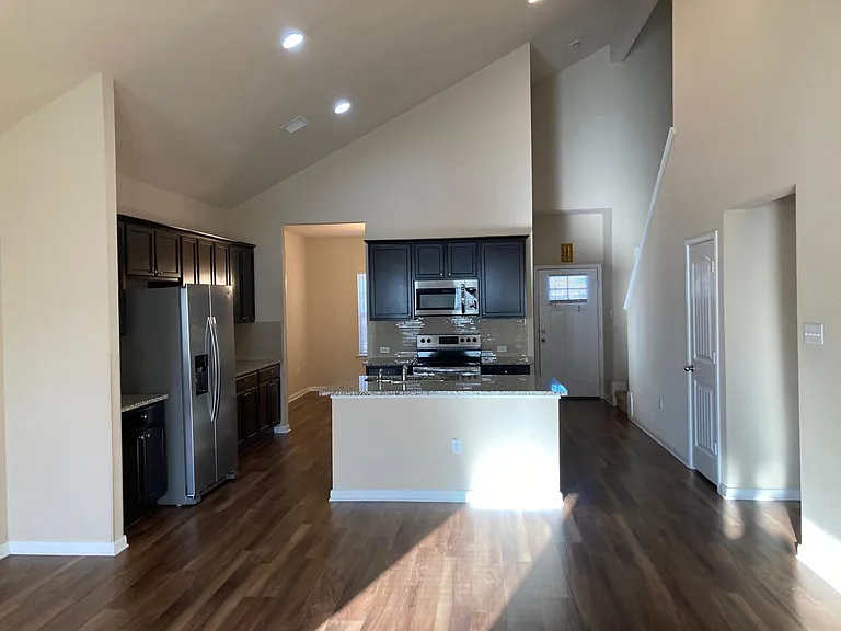 617 Donegal Ln — Photo 10