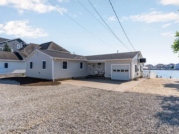 68 Blue Heron Drive S, Toms River, NJ 08753