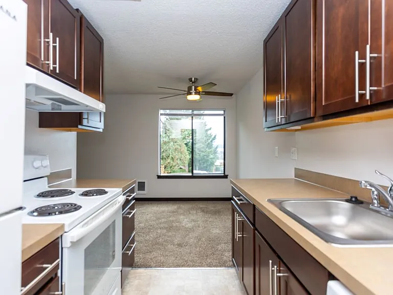 Normandy Duke Apartments — Photo 2