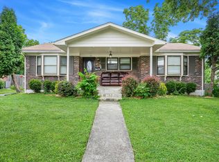 2772 Lockhurst Rd, Lexington, KY 40517