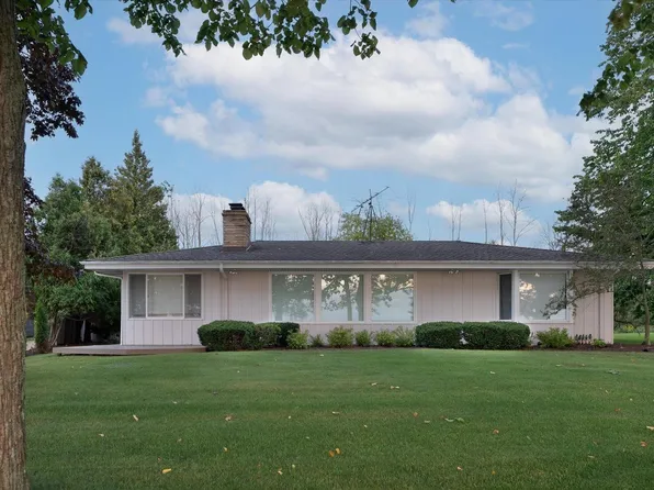 5198 Sandy Beach SOUTH South, Belgium, WI 53004