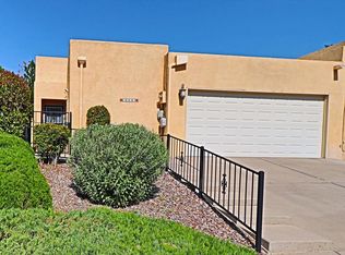 1427 Cumbres St NE, Albuquerque, NM 87112