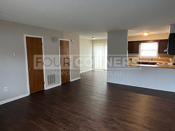 2nd image of 422 Salem St #D