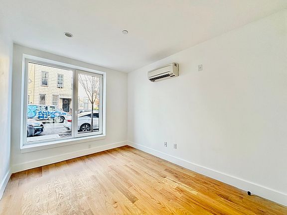 5th image of 224 N 7th St #115
