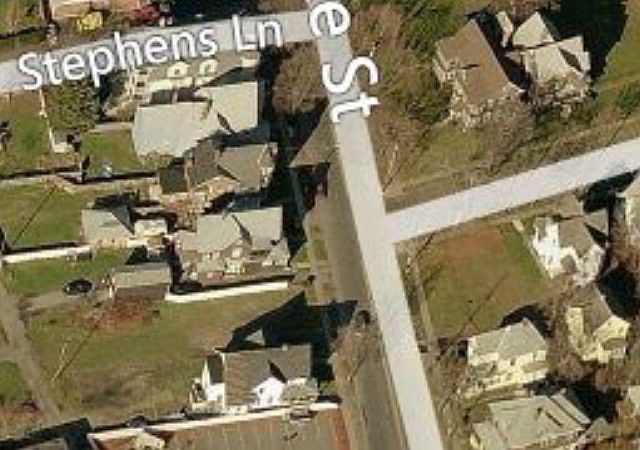 1st image of 913 Lake St