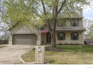 8616 S Fawnwood Ct, Broken Arrow, OK 74011