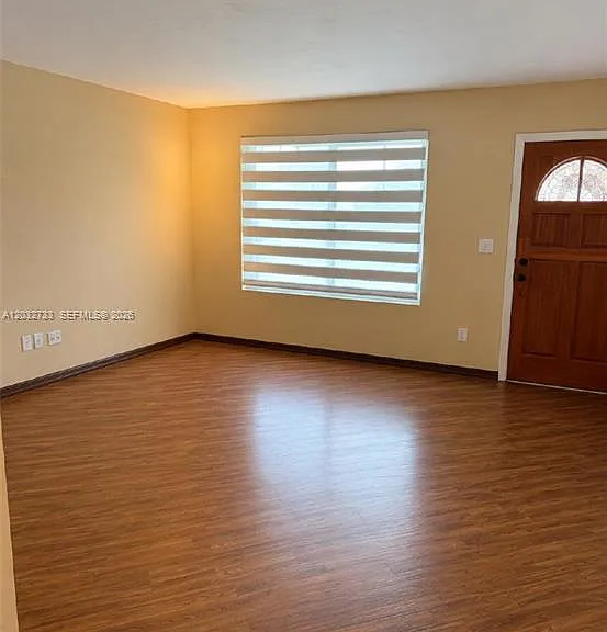 661 SW 67th Ter — Photo 2