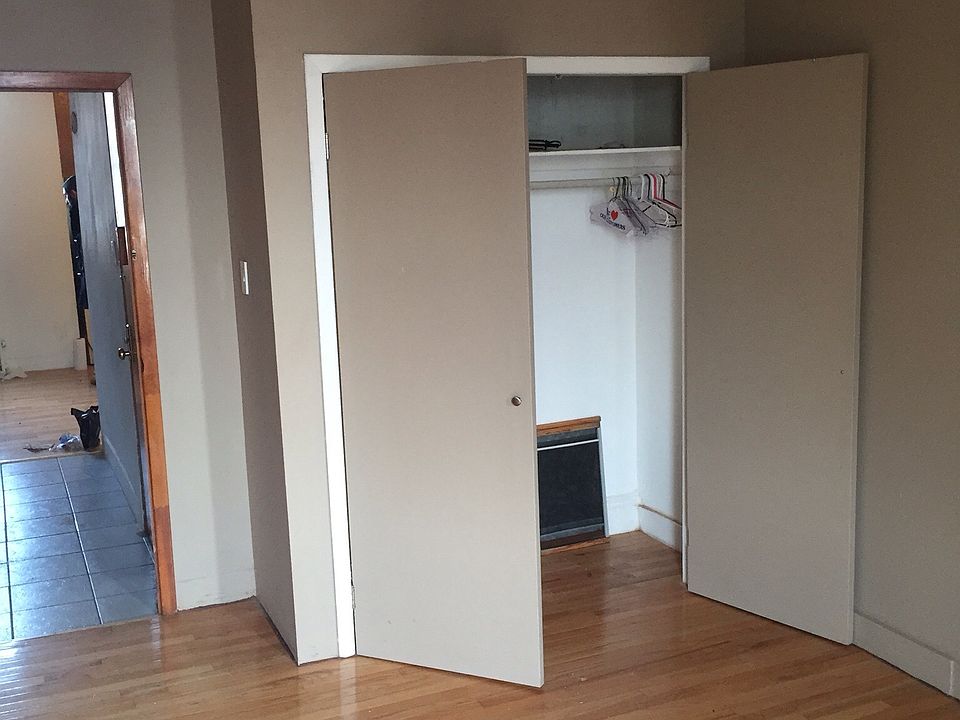 3065 Steinway St Astoria NY Zillow