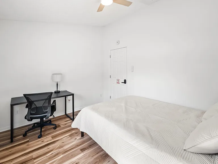 Biddle Pl — Photo 2