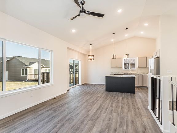 3rd image of 114 Atlantic Cir