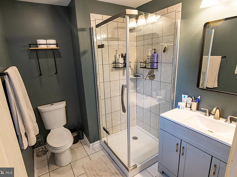 605 Kensington Ave — Photo 6