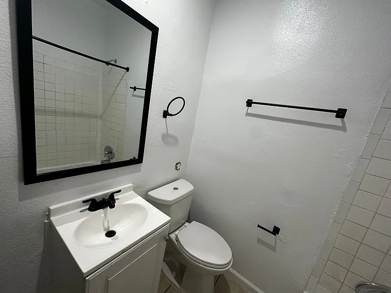 Michigan Avenue Apartments — Photo 111