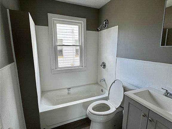 5th image of 4748 E 94th St