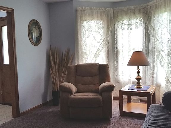 4th image of 581 Cedar Glenn Dr