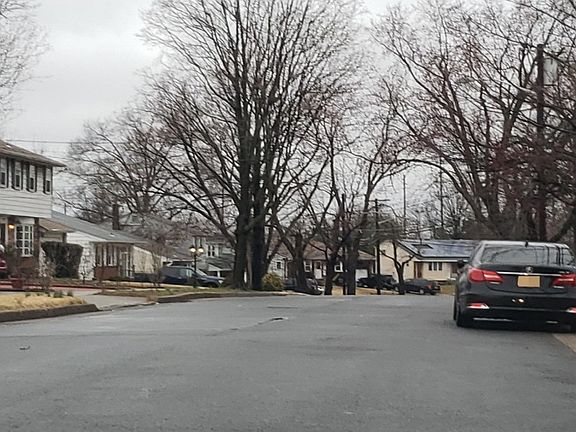 4th image of 549 Hillside Ter