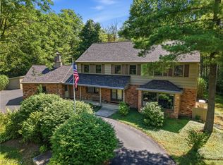 17953 Lost Trl, Chagrin Falls, OH 44023