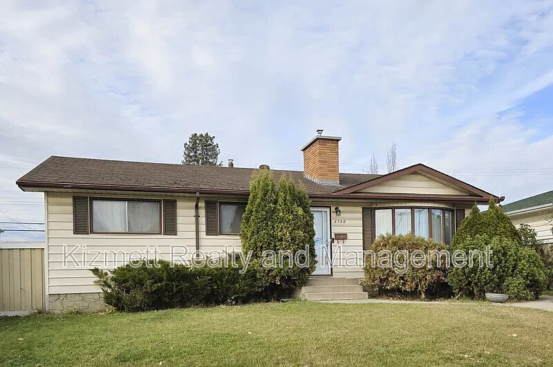 3 bed, 3.0 bath, $2,450 — Photo 2