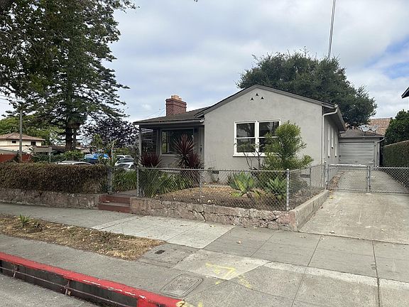 2nd image of 1001 E Montecito St