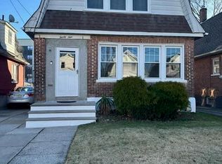 29 E Grove Ave, Woodbridge, NJ 07095