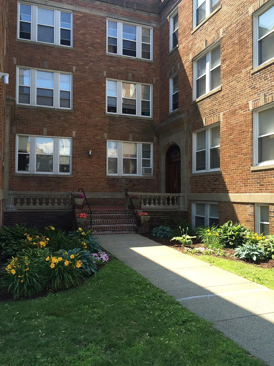 Building Photo - 33 Waterston Ave #1B