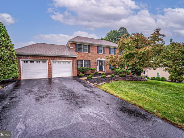 15 Running Brook Ln, Newark, DE 19711