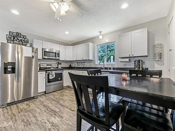 4th image of 4232 Bordeaux Dr