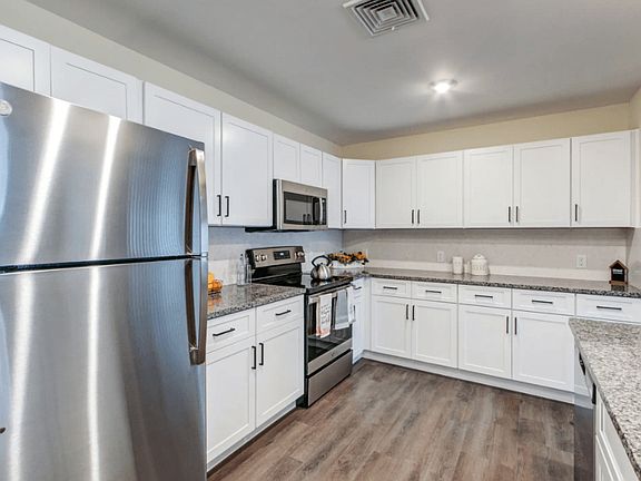 3rd image of 3 Silk Mill Dr #1011