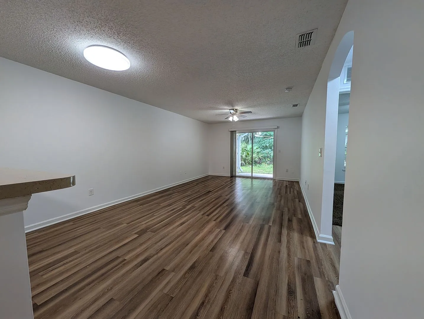 **Special For This 3/2 Duplex On 12 Month Lease** Currently Waiving Administrative Fees Of $250 I... — Photo 3