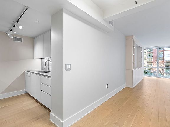 5th image of 20 River Ter APT 6B