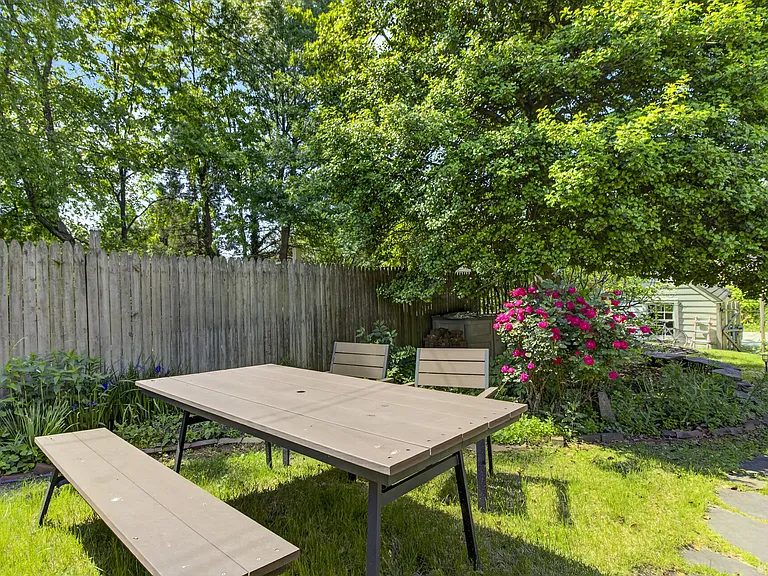 5028 Massachusetts Ave NW — Photo 37