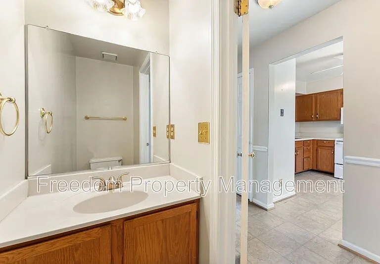 726 Pine Tree Ct — Photo 5