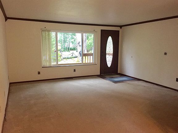 3rd image of 1511 E Saint Andrews Dr N