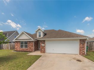 3380 Grainger Cir, Springdale, AR 72764