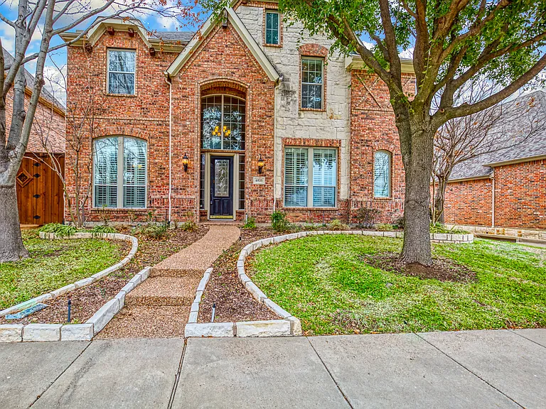 6533 Riveredge Dr — Photo 1