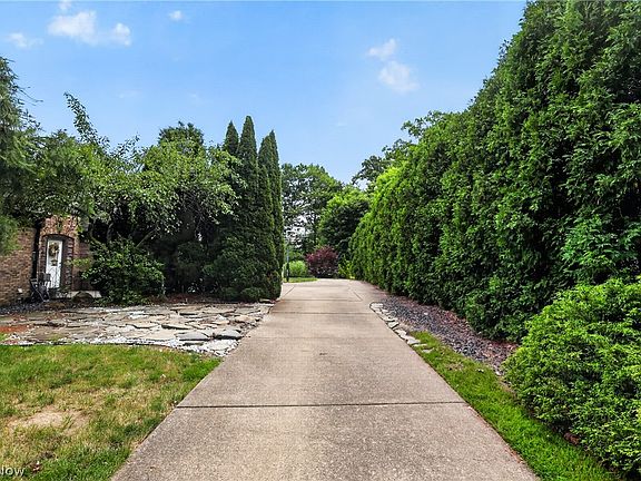 5th image of 3875 Fairway Dr