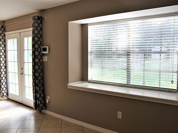 5th image of 1224 Edgewood Cir