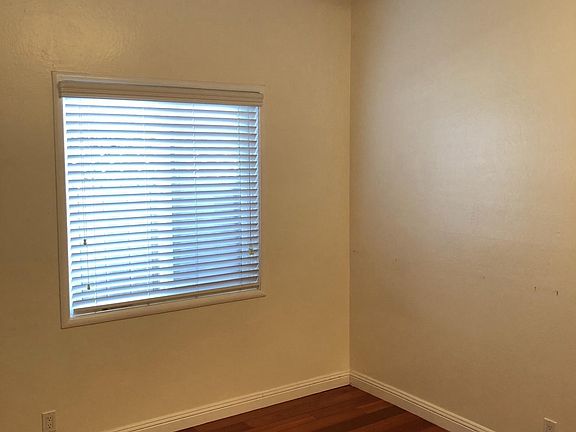 5th image of 1674 Eisenhower St